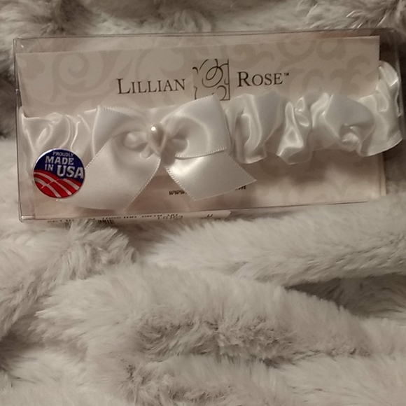 NWT Lillian Rose White Satin Bow Tossing Garter - Picture 1 of 2